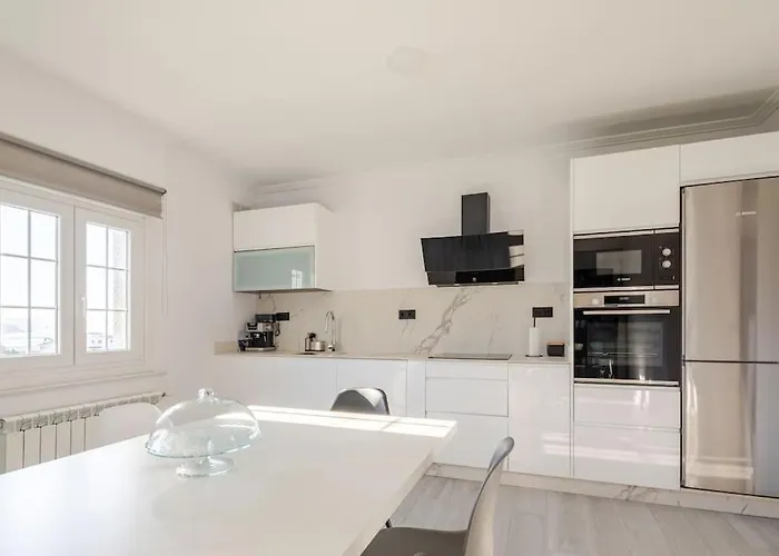 بيت للعطل A Neida Casa Con Terraza Con Vistas Al Mar *