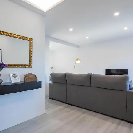 A Neida Casa Con Terraza Con Vistas Al Mar Vakantiehuis